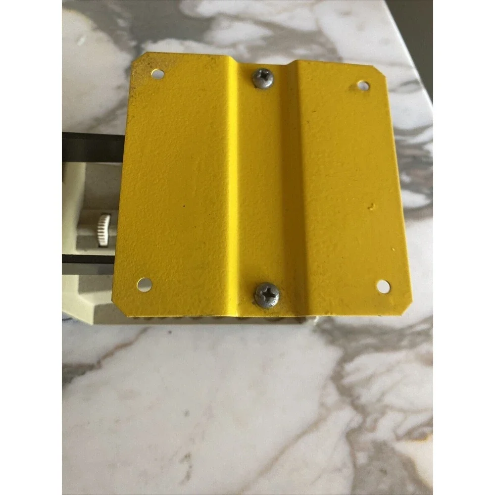 Ohaus Triple Beam Balance Scale With Red & Yellow Plates